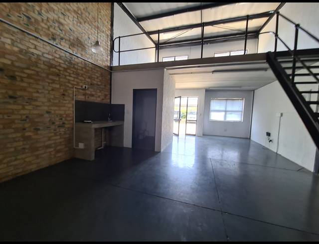 140M² WAREHOUSE TO LET IN PRESIDENT PARK